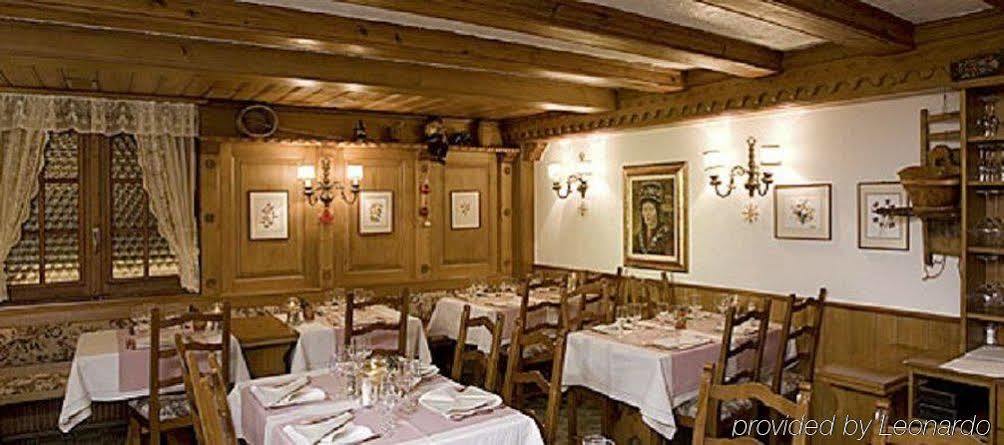 Petit Helvetia Budget Hotel Zermatt Restaurant photo