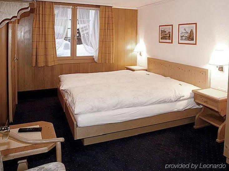 Petit Helvetia Budget Hotel Zermatt Room photo